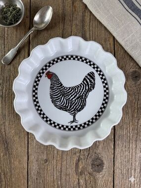 Department 56 "French Hens" Rooster Quiche Dish — Oven to Table Ceramic Bakeware